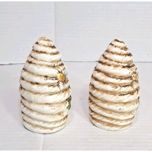 Bee Hive Bumblebee Themed Made In Japan 4" Collectible Condiment Set Vtg Decor - Picture 2 of 5